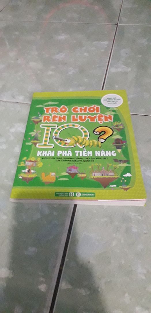 có rất nhiều trò chơi hay, giúp bé mở rộng trí tuệ hơn.bé rất thích các trò chơi trong cuốn sách .
