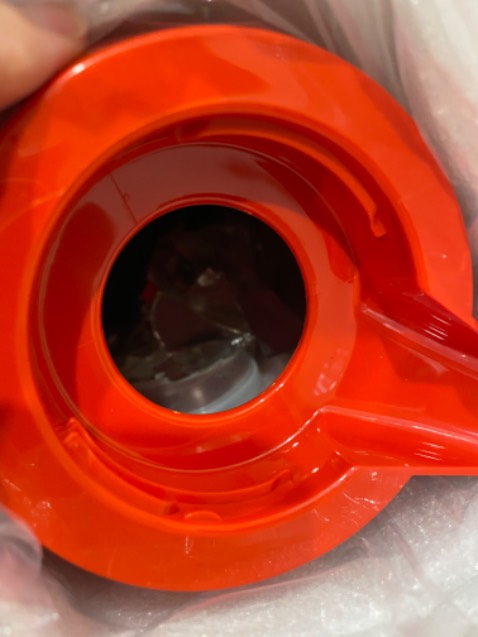 Mình mua 2 phích, về mở ra 1 phích bị vỡ hết lõi. 
1 phích thì lõi cũng có nhiều vết nứt ở đáy, khả năng cũng sắp nổ lõi luôn.
Mình muốn hoàn trả lại sản phẩm không đạt yêu cầu