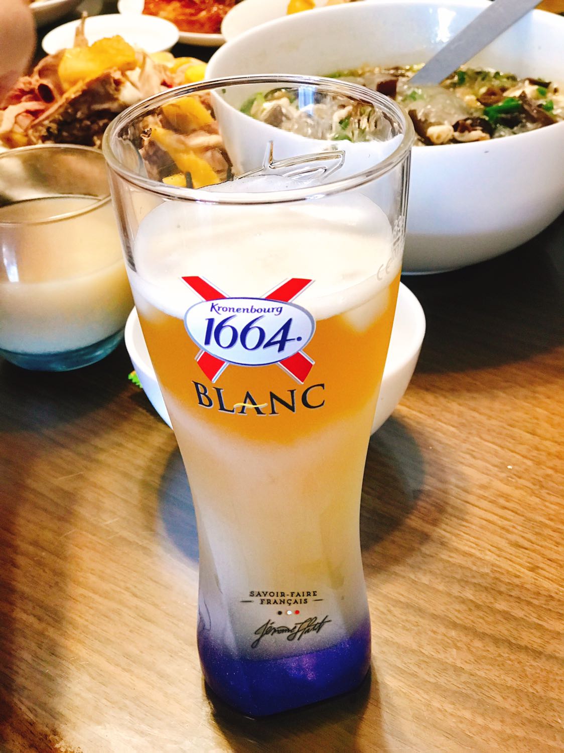 Giao hàng sớm hơn dự kiến, cộng điểm.
Đóng gói cực kỳ cẩn thận, cộng điểm.
Quà tặng cực kỳ đẹp, rất thích.