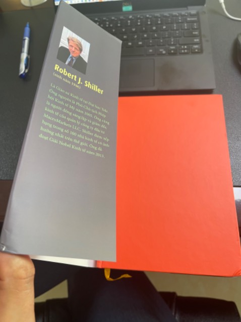 Sản phẩm như sách lậu, bìa bọc không đúng với giá trị sản phẩm