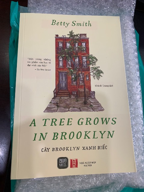 Giao hàng nhanh, gói bảo đảm. Sách đẹp! Đây là tác phẩm đáng để đọc và tặng cho những người yêu sách