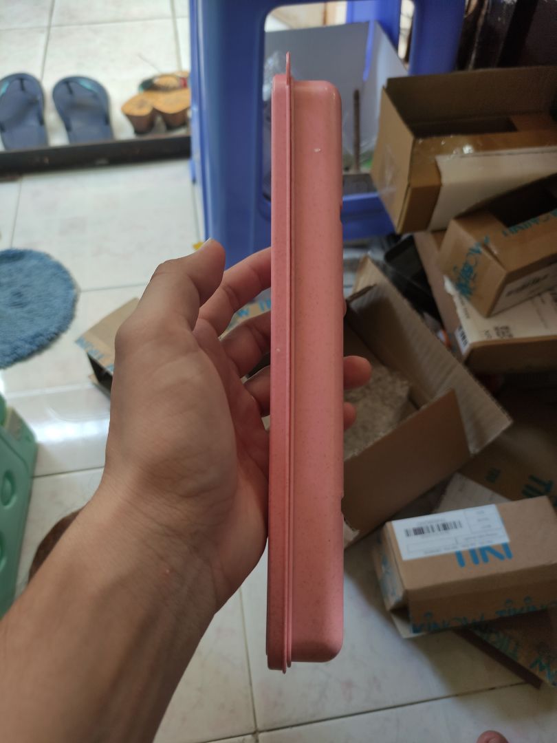 hộp đúng mô tả. nắp hộp kính. đựng mì hợp lý