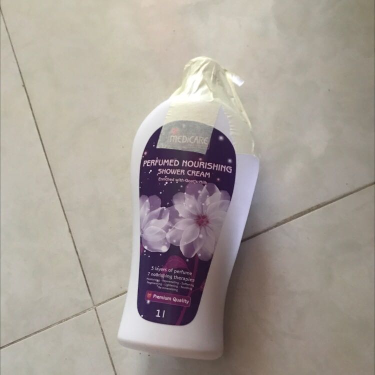 Hài lòng, thơm, mua lúc giá tốt nên được rẻ lại được dung tích to đoành