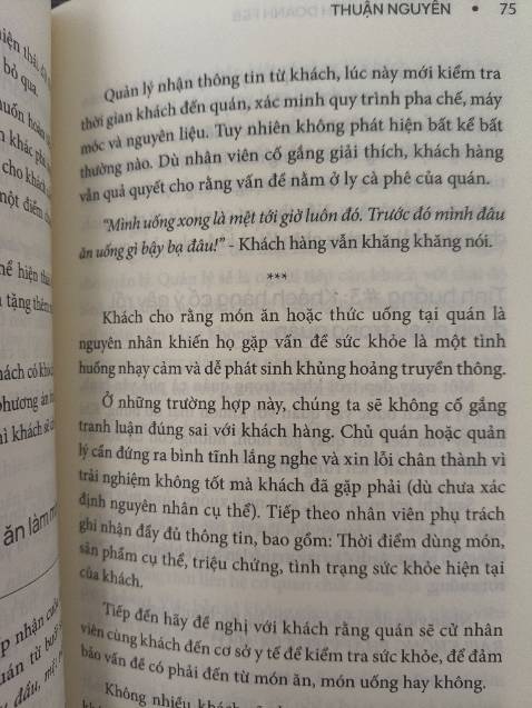 Đúng là kiểu sách được viết bởi người trong nghề, mấy tình huống chạm dễ sợ, kiểu đi đâu cũng gặp mà mỗi chỗ sử lý 1 kiểu. Nói chung đọc xong biết phải làm gì luôn