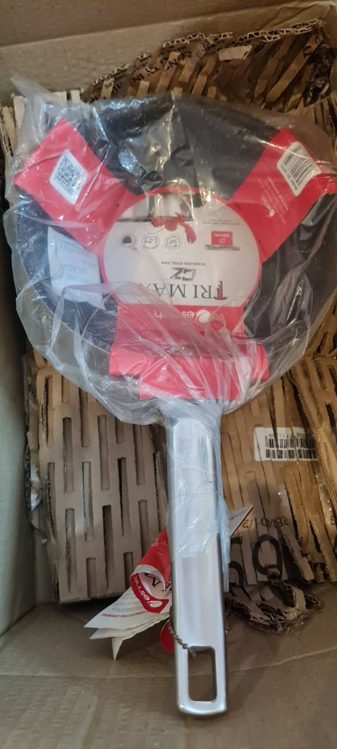 Sản phẩm như hàng tồn kho. Túi bóng bọc đã đổi màu. Sách hướng dẫn nhàu nát. Dây đeo sách hướng dẫn bằng kim loại đã han gỉ. Xem hình đính kèm