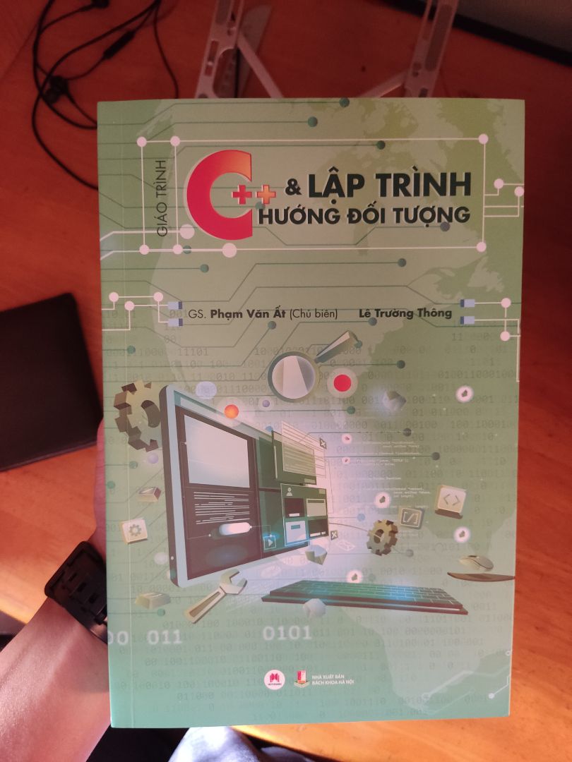 giao hàng đúng hẹn, sách được bọc rất cẩn thận, nội dung chi tiết, dễ hiểu