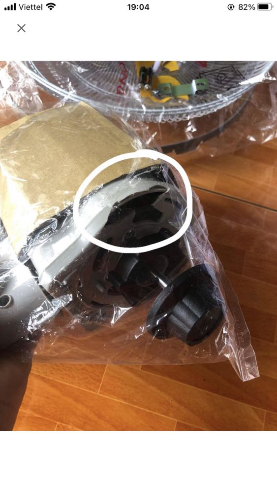 Quạt đẹp, chất lượng sản phẩm hợp với giá tiền. Do vận chuyển nên bị vỡ mặt nạ shop khắc phục nhanh chóng. Có remote tiện lợi, nói chung rất đáng mua Quạt đẹp, chất lượng sản phẩm hợp với giá tiền. Do vận chuyển nên bị vỡ mặt nạ shop khắc phục nhanh chóng. Có remote tiện lợi, nói chung rất đáng mua