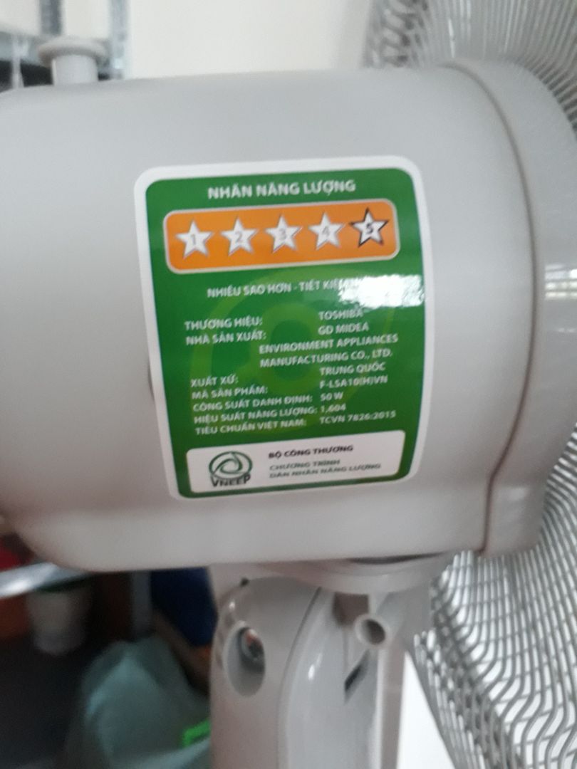 Mình mua của tiki traiding. Giao hàng khá nhanh, free vận chuyển. Quạt đẹp, khá êm. Mình không thấy thẻ Bảo hành đâu, hay BH điện tử? Có phải kích hoạt gì thêm không? Lắp ráp khá dễ dàng, tiện vệ sinh lau chùi sau này. Về độ bền dùng thời gian mình sẽ đánh giá sau.