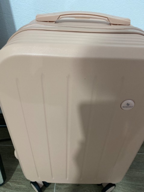 May quá 25 đi du lịch rồi mak giao hàng kịp. Vali chính hãng cảm giác khác biệt. Chất lượng tốt. Tặng nhiều quà. Giá cả hợp lý. Màu cũng đẹp. Nên mua nhé.