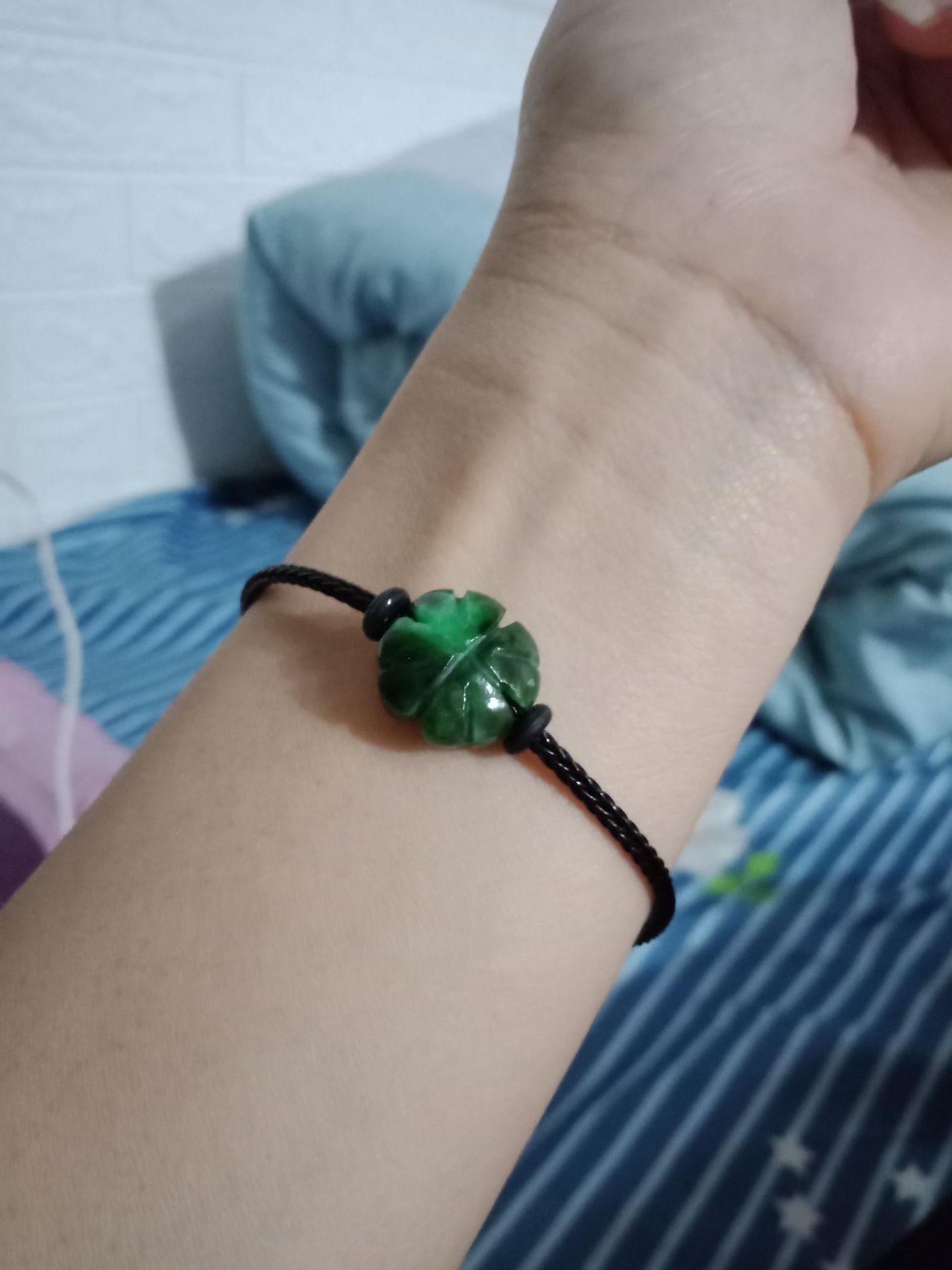 shop đóng gói hàng đẹp,  dây rộng hơn với tay mình nên loay hoay để làm cho vừa