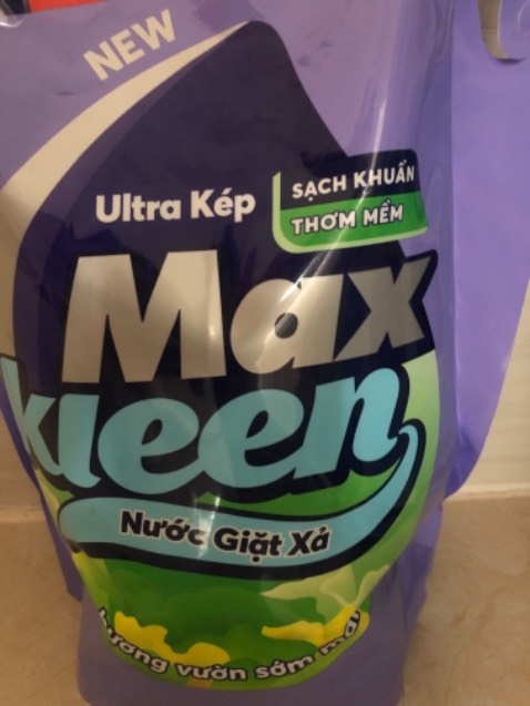 Giao hàng nhanh đầy đủ đúng miêu tả. Mùi của nước giặt thơm!!