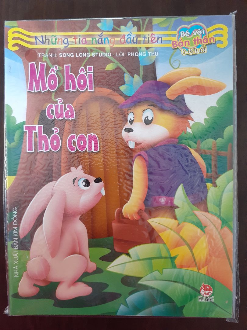 Sách có phần giấy dày, tốt, màu sắc tươi sáng rất hợp cho các bé. Các mẩu chuyện nhỏ khá dễ thương. Giao hàng đúng hẹn.