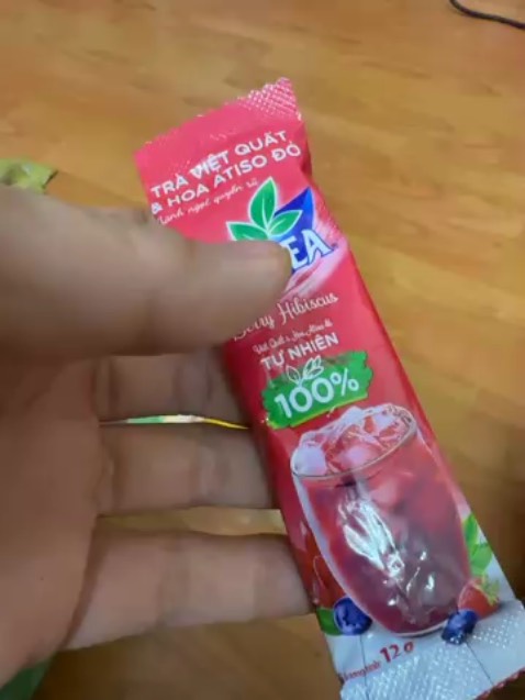 Giao hàng siêu nhanh. Mua nhầm. Định mua của cozy mà lại không để ý. Nhưng sản phẩm của nestle thơm ngon, phải cái là trọng lượng ít thôi