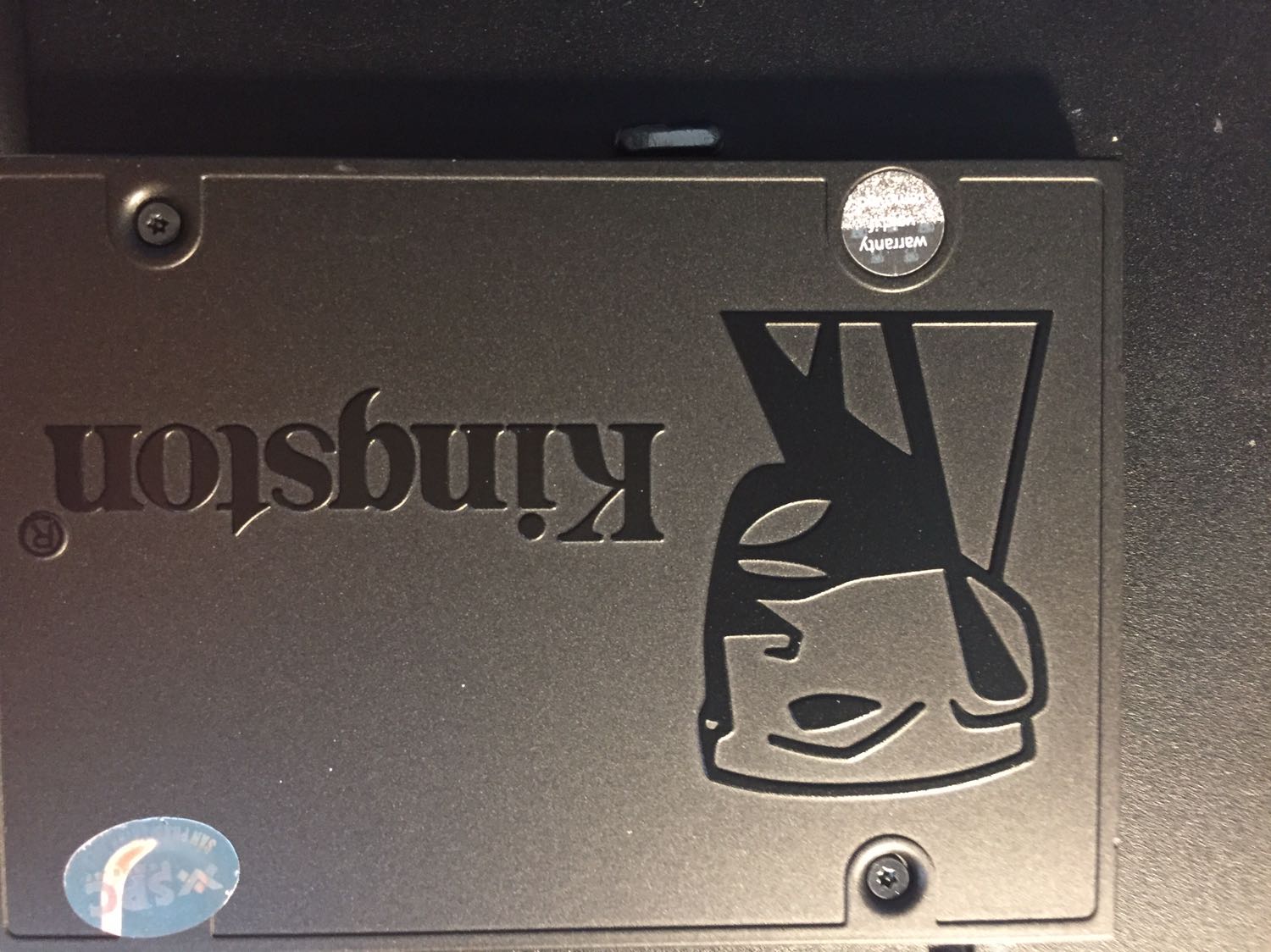 Chất lượng sản phẩm tốt, hàng chính hãng, có tem bảo hành chính hãng.