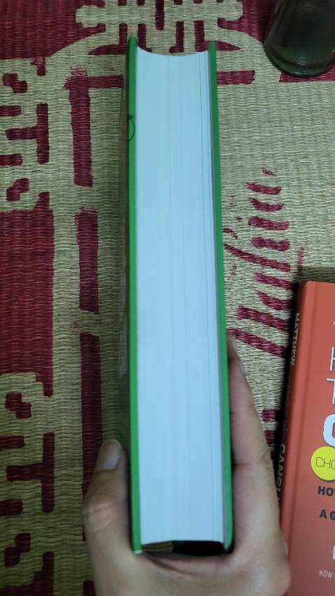 Chất lượng giao hàng và in ấn tốt. Nội dung thì mình không bàn đến vì đã đọc xong đâu. Sách có nhiều đồ thị nên rất dày, hi vọng đọc xong trong năm 2023.