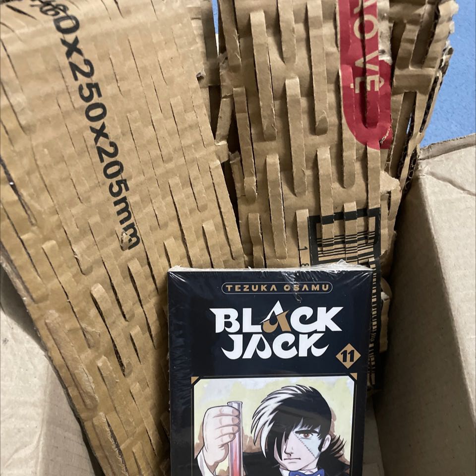 Một bộ truyện dài hơi mà mình mới đi được gần một nửa. Vị bác sĩ mà mình yêu thích và phải sưu tập truyện cho bằng được