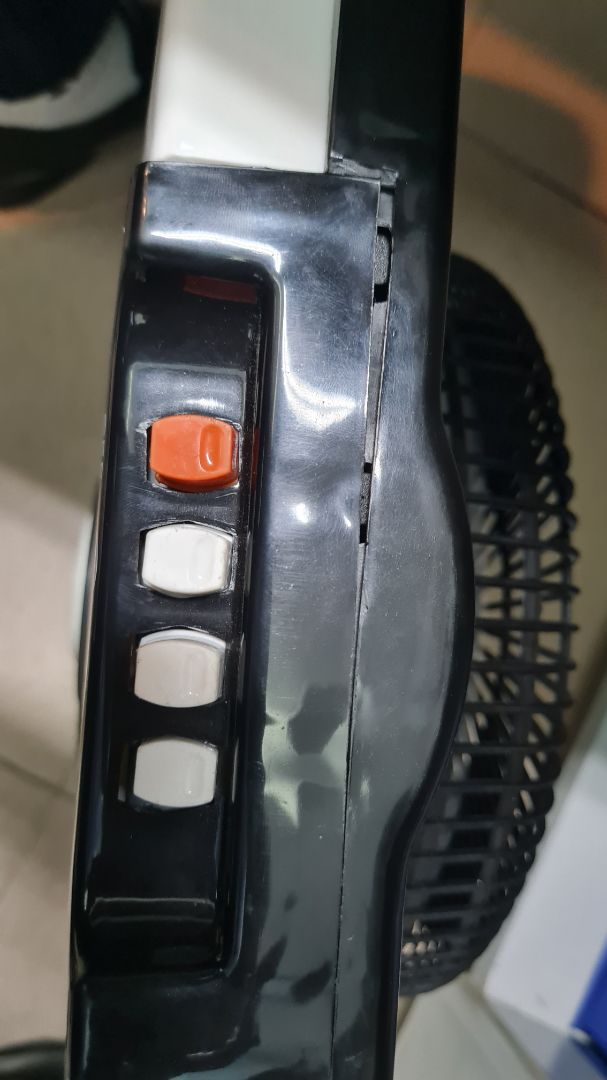 Hàng quá lởm, giao cả hàng vỡ, hỏng.