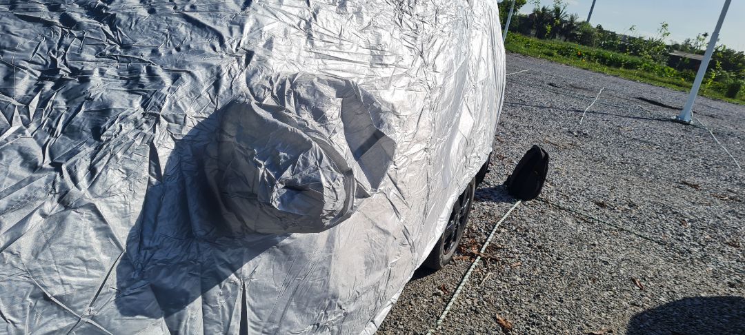 giao hàng không như ảnh, mỏng dính 1 lớp, không có lớp tráng nhôm, khpong có cản quang tai gương, không có khóa chống trộm, thừa trước, thiếu sau. không tả nổi