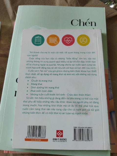 Sách hay, vẫn còn khá nguyên vẹn. Chỉ tiếc là Tiki không bọc sách lại nên phần bìa sách bị dính dơ, hơi lem luốc tí nhưng lau lại là ok.