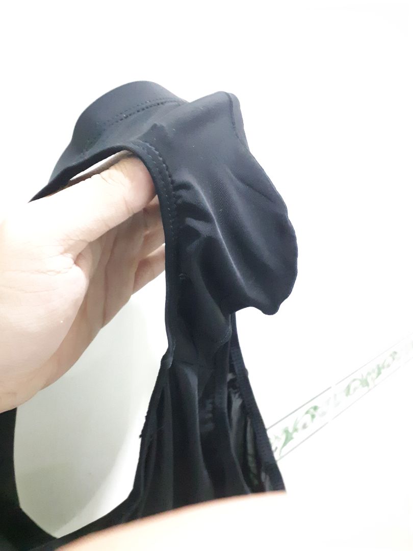 treo đầu dê bán thịt ***. shop làm ăn kỳ cục vậy. nhận hàng coi như nhận thêm cục tức. quảng cáo quần không đường may mà may um sùm. tem mác cũng không có. lấy cái quần hàng Khựa hàng tào lao gì giao ai mà biết được, lỡ mặc vào bị gì rồi shop có đền không? làm ăn ***