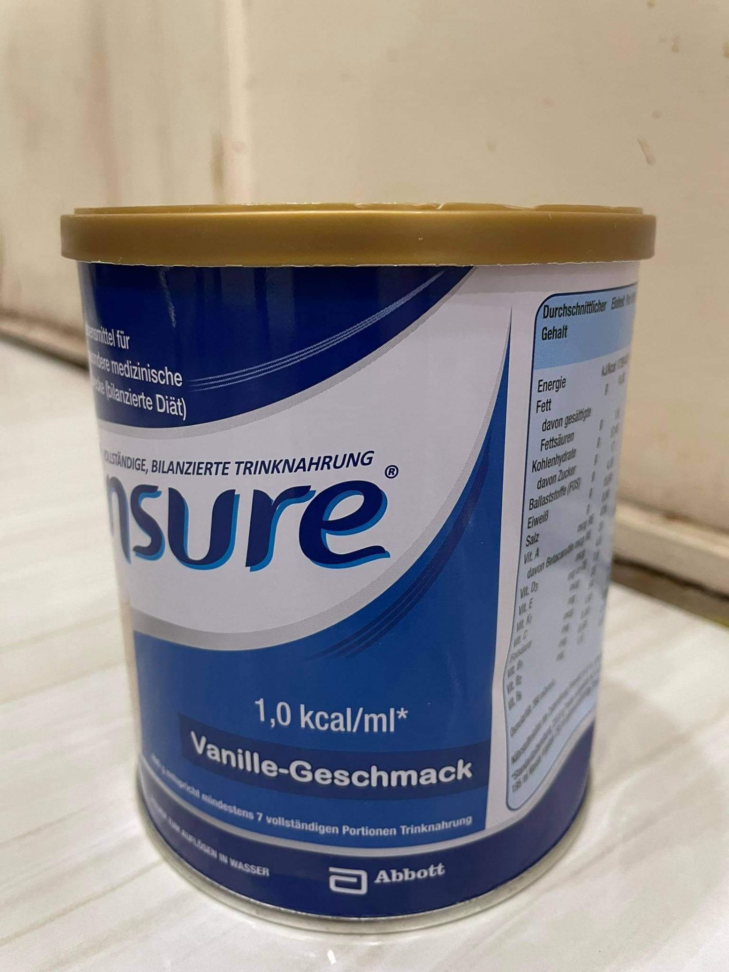 Hộp sữa hơi móp, nhưng thôi vị sữa vẫn chất lượng, nên thôi không sao Hộp sữa hơi móp, nhưng thôi vị sữa vẫn chất lượng, nên thôi không sao