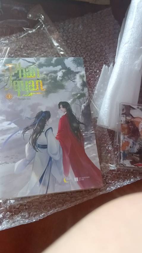 Giao nhanh
Bìa siu mê
Nhưng e bị sợ cái khúc lấy pos mà k có ống á shop ơi