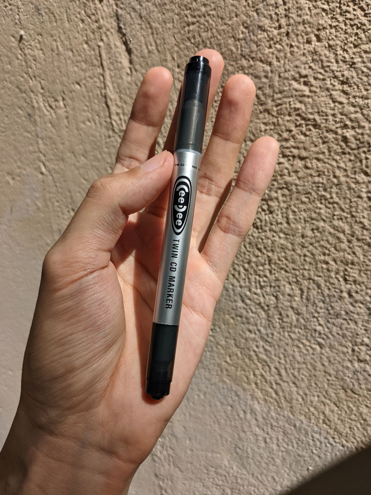 Viết Ok, mực ra ổn, khó phai