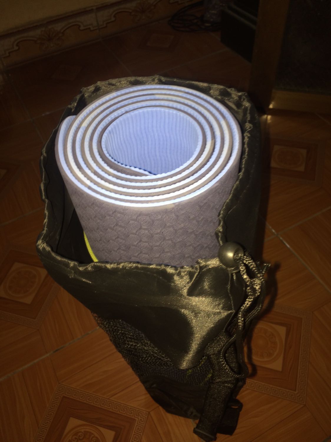 Tất cả đều ok , trừ độ dày của thảm . Dõ dàng ở phần mô tả sản phẩm ghi thảm dày 6mm nhưng về đo chỉ đc 4mm , cũng không biết là do nhầm lẫn hay như thế nào . Tuy nó chỉ là 1 lỗi nhỏ nhưng mình mong Tiki sẽ cẩn thận hơn trong các lần giao hàng tiếp theo để tất mọi người cảm thấy hài nhất khi mua hàng trên Tiki 

Thanks you !