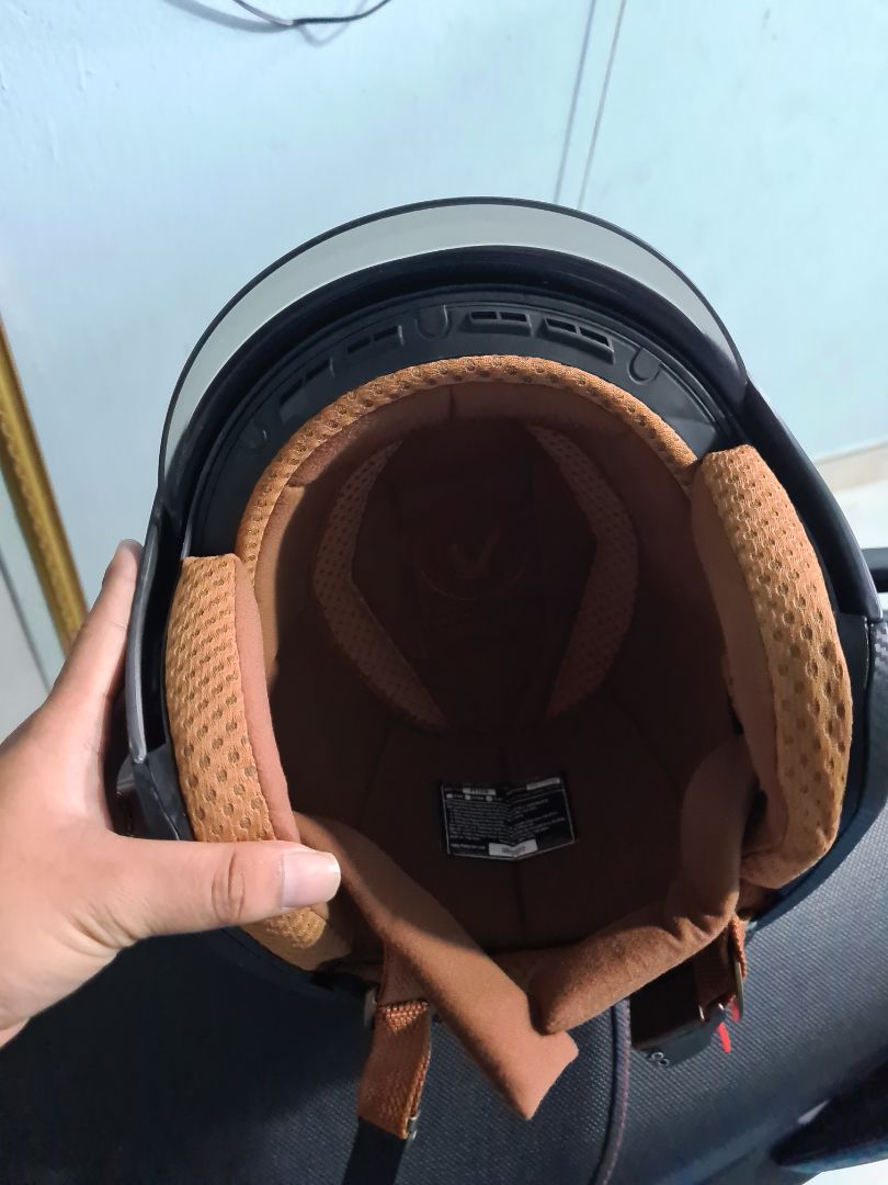 sản phẩm hoàn thiện tốt, êm. Size XL nhưng vòng đầu mình 58 cảm giác vẫn hơi chật. Giao hàng cực nhanh. đặt thường nhưng giao trong ngày.