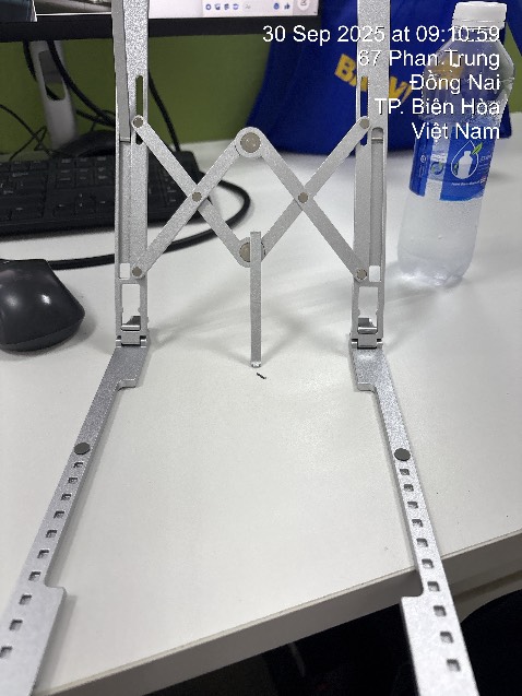 Mình nhận được hàng hôm qua
Mua 2 cái tặng bạn 1 cái
Sau đó đang đặt mua 2 cái cho vợ và con
Nhưng hôm nay mới mở ra bị gãy đồ chống bên phải.
Nhờ hướng dẫn cách đổi giúp mình hoặc gởi kèm vào 2 cái mình đang đặt.
Xin cảm ơn.