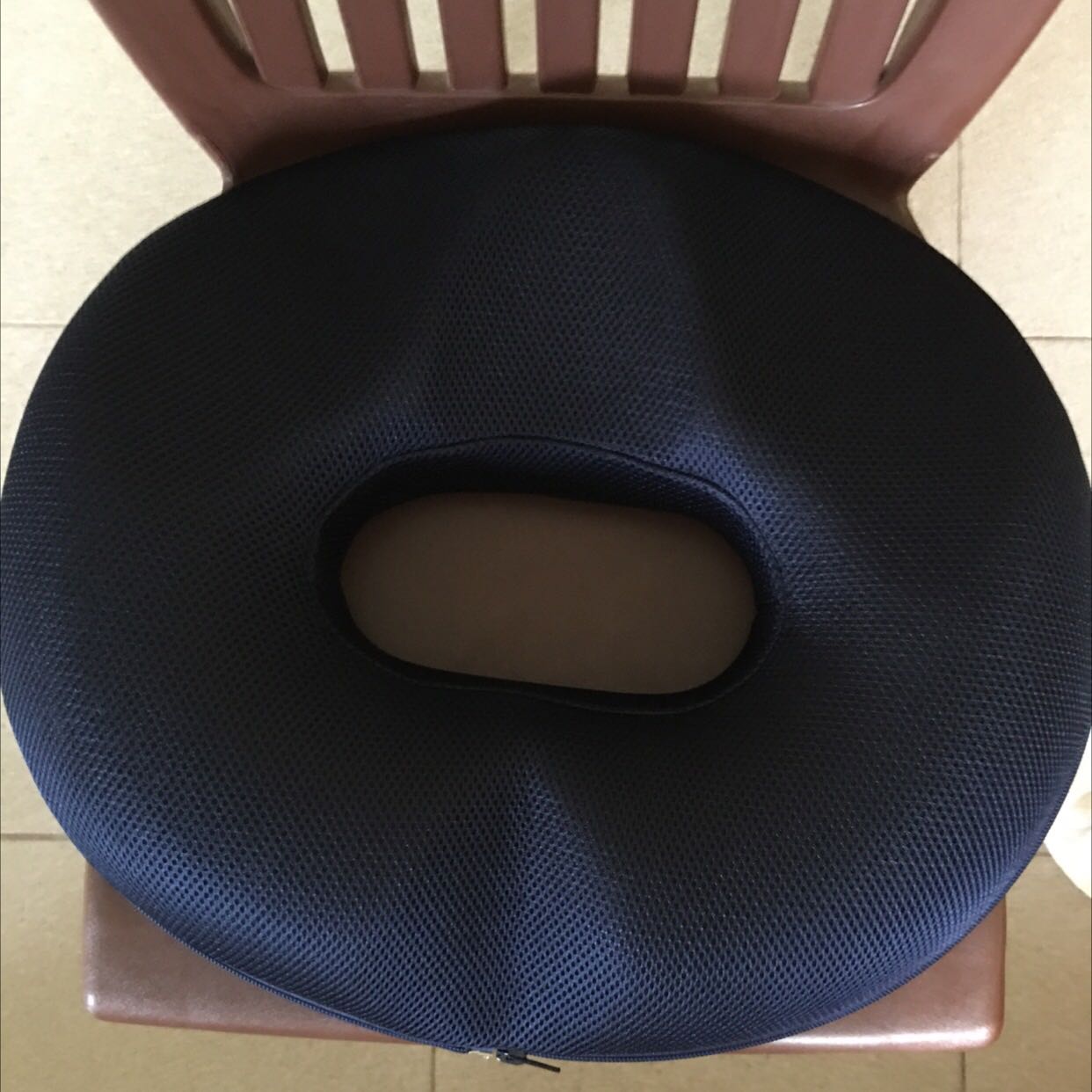 Đệm ngồi rất êm, thông thoáng, giao hàng nhanh, bọc hàng cẩn thận. Về độ xẹp, lún thì để dùng qua thời gian sẽ kiểm nghiệm.