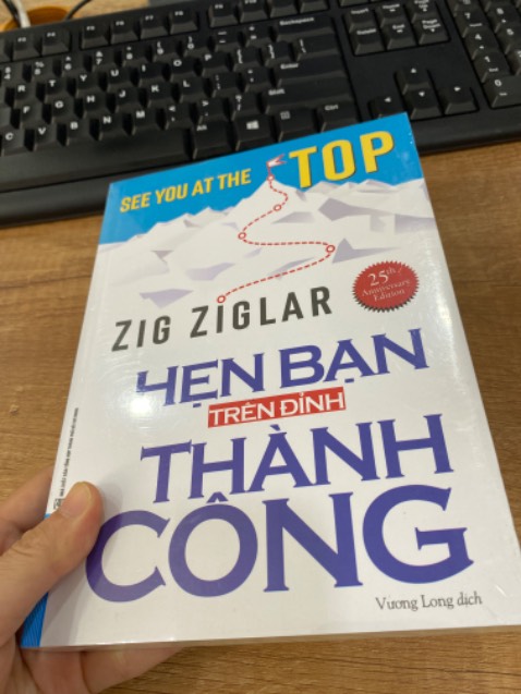 Giao hàng đúng lịch. Sản phẩm đóng gói kỹ càng, sách còn nguyên seal. Sẽ tiếp tục ủng hộ tiki.