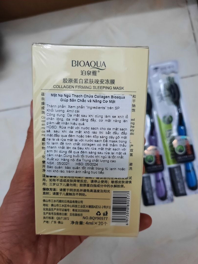 Đơn hàng này mình đặt khá lâu rồi, dự kiến giao ngày 8/8, nhưng mãi vẫn chưa nhận được. Giờ hàng mình còn chưa nhận được nhưng trên app xác nhận đã giao hàng và đánh giá sản phẩm. Tiki xem lại giúp mình sớm! 
Sau khi mình phản hồi, bên Tiki đã giao hàng cho mình, nhưng vấn đề phát sinh là lại giao nhầm sản phẩm, mình đặt mặt nạ Some By Mi của Hàn Quốc nhưng lại giao Bioaqua của Trung. Không xét về giá thành chênh lệch của 2 sản phẩm, vấn đề quan trọng hơn là sản phẩm Bioaqua không phù hợp nhu cầu và với loại da của mình nữa. Mình đã phản hồi về sự cố này nhưng vẫn chưa thấy bên Tiki liên hệ xác nhận hay gì! Mong Tiki làm việc chuyên nghiệp hơn ạ!