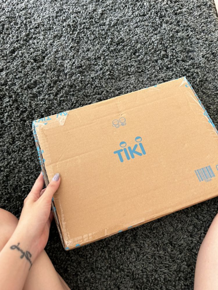 Năm ngoái mua tặng cháu đã đọc ké rồi. Năm nay mua bản full về đọc, vừa đọc vừa tra map và wiki để hiểu hơn nhưng vẫn hạ quyết tâm mua bản của NXB Kim Đồng này về tự đọc lại. Hình vẽ và nội dung đều ổn lắm, với cả người lớn lẫn trẻ nhỏ.
Chiều hôm trước đặt sáng sớm hôm sau nhận luôn. GHTK Tiki mãi đỉnh 🤘