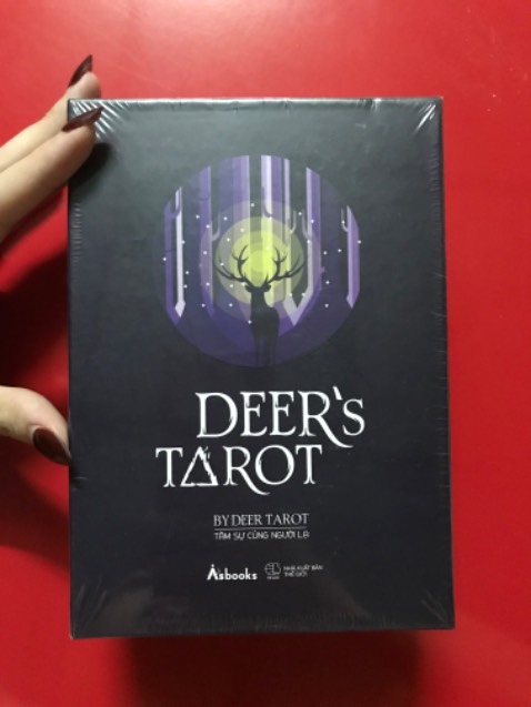 Lần đầu mua sản phẩm là một bộ bài kèm sách hướng dẫn trên Tiki ^^ đóng gói chắc chắn, sản phẩm thì được thiết kế trong vỏ hộp cứng cáp, bộ bài và sách hướng dẫn đẹp, nội dung mình chưa đọc nên chưa biết, bộ bài 80 lá đẹp lắm nha 🥰 cảm ơn Tiki và nhà phát hành. Mong bộ bài sẽ đồng hành cùng mình và trở thành người bạn tốt