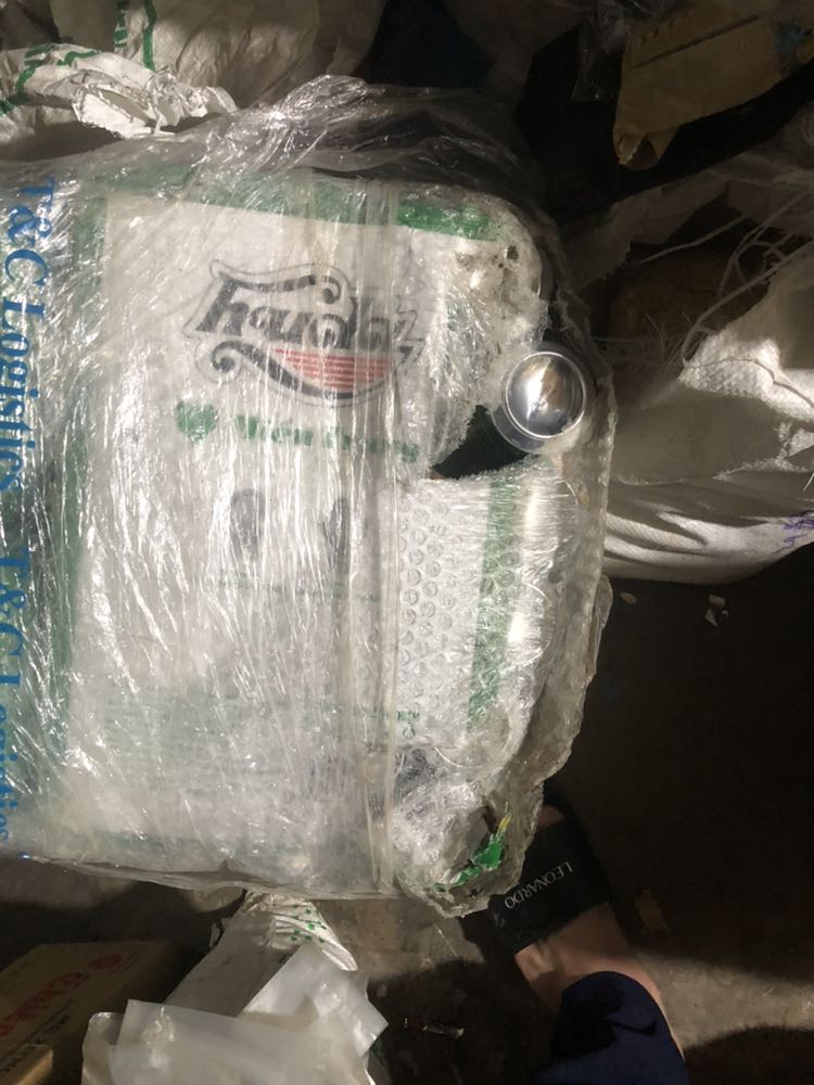 Ship chậm hàng đổ vở. Tiền mất tật mang