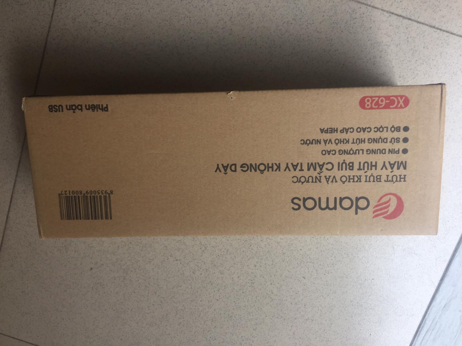 Sau khi ngó nghía tất cả các dòng máy hút bụi thì mình đã quyết định mua máy của shop, cảm giác đầu tiên là thấy hài lòng về lựa chọn của mình, 1 thương hiệu rất mới ở thị trường Damas, hình như chỉ mới đc 1-2 tháng nhưng sản phẩm rất tạo độ tin tưởng cho khách hàng. Vỏ hộp đc đóng gói cẩn thận, khéo còn dầy dặn hơn nhiều mấy hãng nổi tiếng như Deerma hay Rundong, máy được bọc 1 lợp chống va đập. Điểm để mình đánh giá shop tốt là có kèm phiếu bảo hành điện tử cho  khách hàng, rất tiện cho khách biết đc thòi gian bảo hành. Về sản phẩm, máy được kèm nhiều đầu hút, công suất tương đối mạnh, mẫu mã đẹp, máy nhẹ dễ cầm và sử dụng. Chốt lại là với giá hơn 300k để có 1 máy hút bụi đa năng như vậy thì rất đáng tiền ạ!