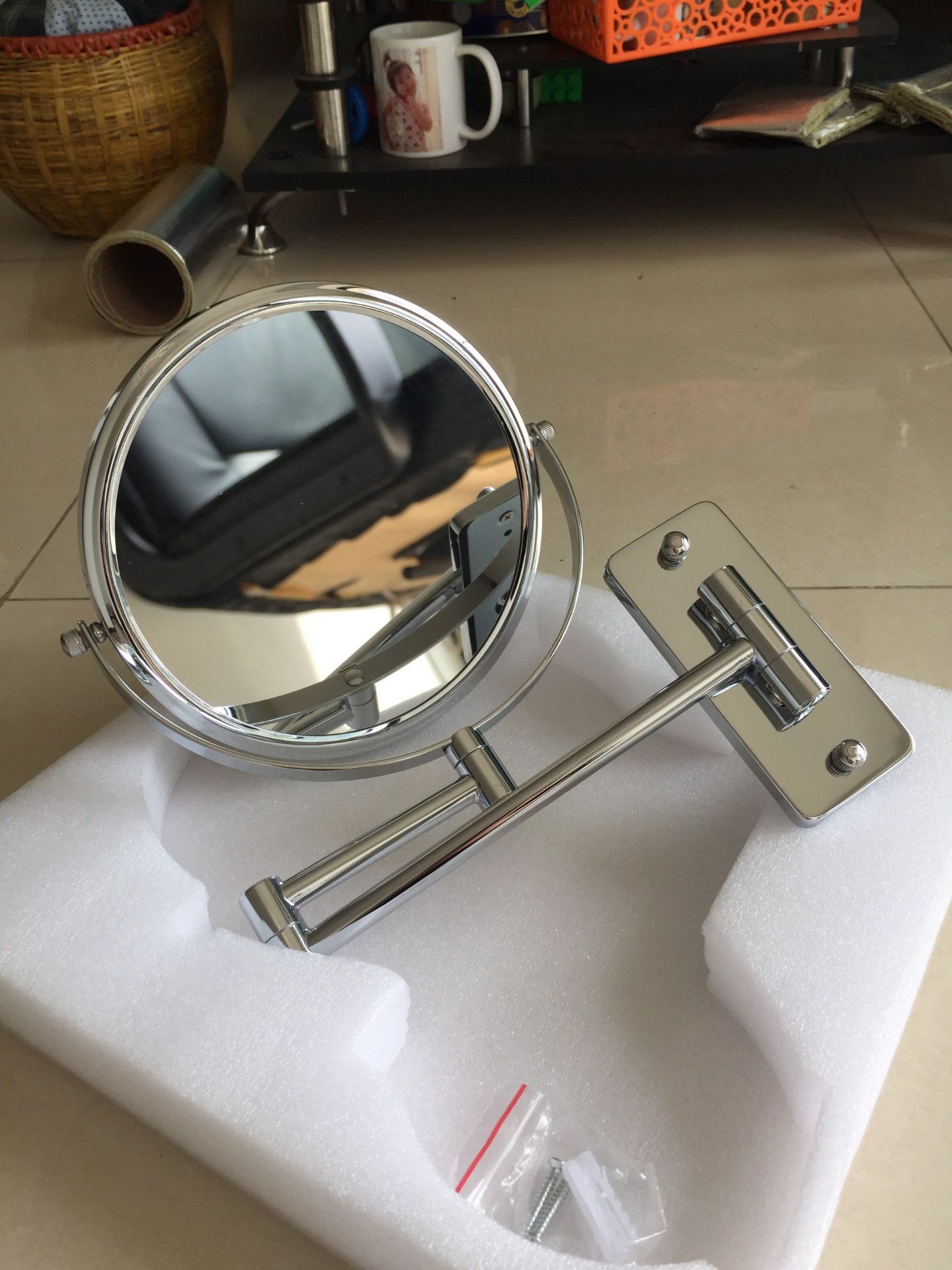 Gương rất đẹp to chắc nhé, chuẩn Inox sáng bóng. Đã lắp thấy rất ưng, tiện, 1 mặt soi thường và 1 mặt phóng đại, rất nét và trong. Hài lòng