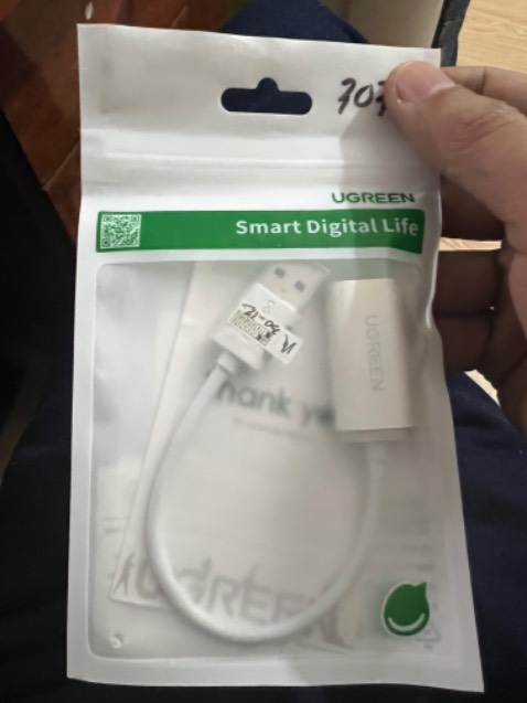 Giao hàng đúng hẹn, sản phẩm mới nguyên nhãn mác, máy mình có sẵn card sound rồi nhưng cắm cái này vào thấy cho ra chất lượng âm thanh tốt hơn hẳn. Giao hàng đúng hẹn, sản phẩm mới nguyên nhãn mác, máy mình có sẵn card sound rồi nhưng cắm cái này vào thấy cho ra chất lượng âm thanh tốt hơn hẳn.