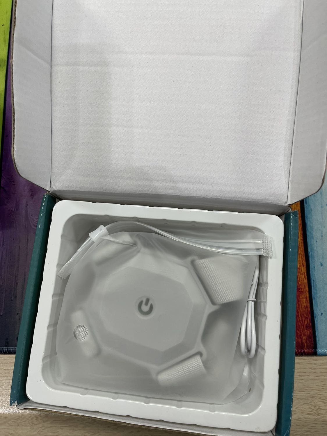 Sản phẩm tốt, sạc hơi lâu, nhưng cho bé thói quen tự giác điều chỉnh tư thế! Hơn là các đai cố định!