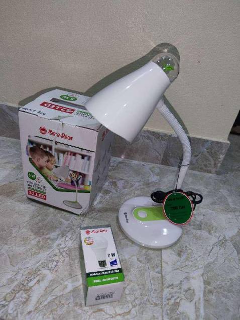 đèn học mua cho chau. mà no dùng ưng qua đi. sản phẩm rat dep