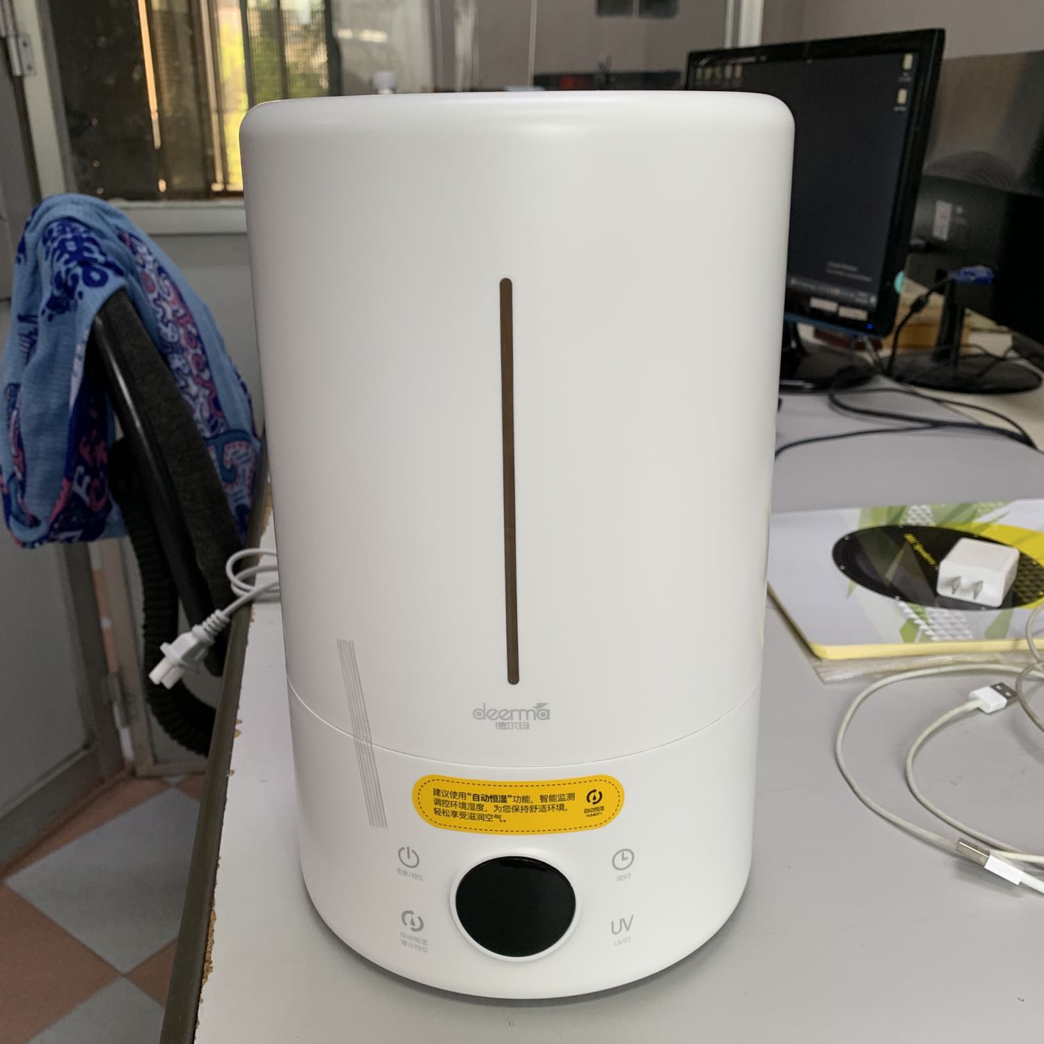 Máy nhìn rất đẹp, chất lượng thì xài một thời gian mới đánh giá được, Giao hàng tikinow rất nhanh và uy tín. Máy nhìn rất đẹp, chất lượng thì xài một thời gian mới đánh giá được, Giao hàng tikinow rất nhanh và uy tín.