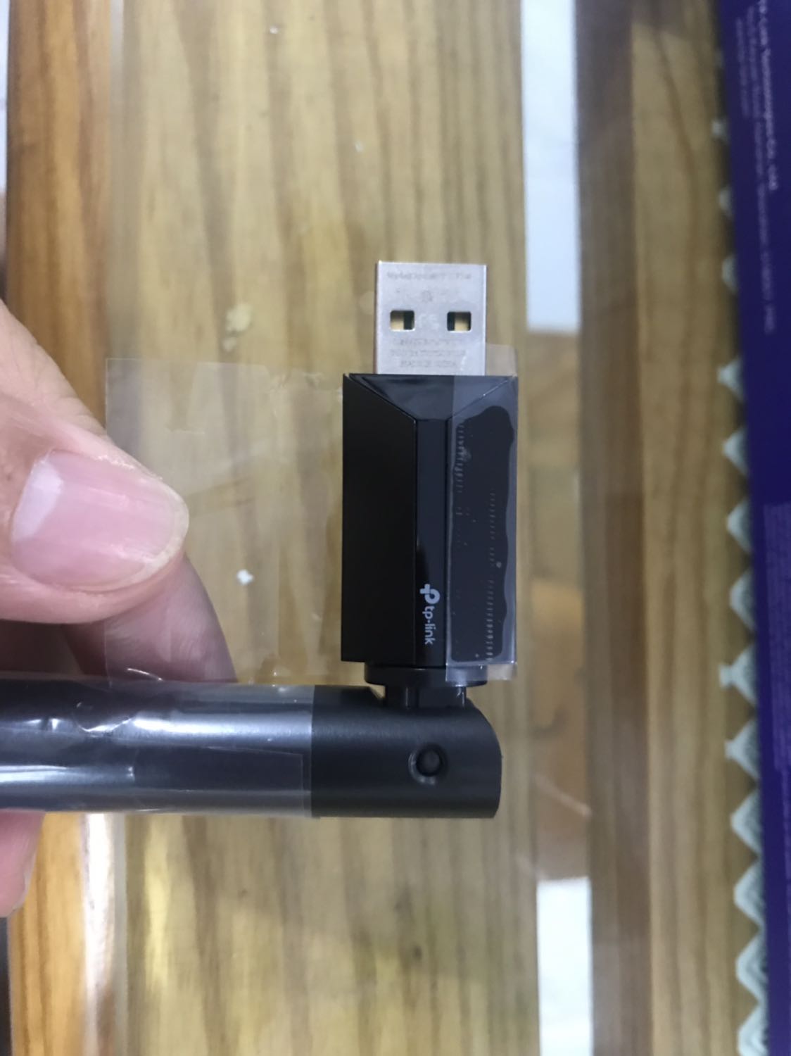 Order qua tiki, do dịch nên giao chậm nhưng vẫn sớm 3 so với kế hoạch. Hàng đóng gói khá cẩn thận, có giấy hướng dẫn và dĩa CD cài đặt. Ngoại hình như quảng cáo. Để sử dụng rồi đánh giá thêm về chất lượng