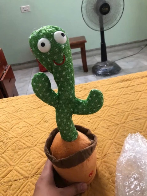 Sản phẩm chắc chắn, bé nhà rất thích , có rất nhiều bài hát hay và ý nghĩa . Tính năng nhái lại tiếng nói cũng rất hay. Nên mua về cho bé đỡ đòi điện thoại