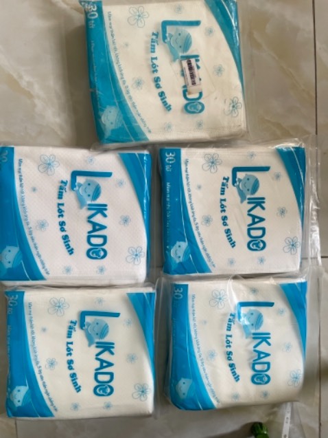 giao 5 sản phẩm trong đó 1 cũ, rách. đề nghị Tiki kiểm tra lại shop