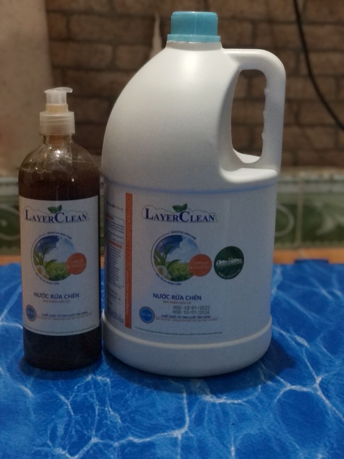 Mình đã dùng từ năm 2017 tới tận bây giờ. Về quê nên đặt cho mẹ. K nghĩ là tiki làm việc lại sớm vậy. Cảm ơn shop gói hàng cẩn thận. Mùi quế siêu thơm siêu sạch. E gái lại nhờ đặt hộ thêm