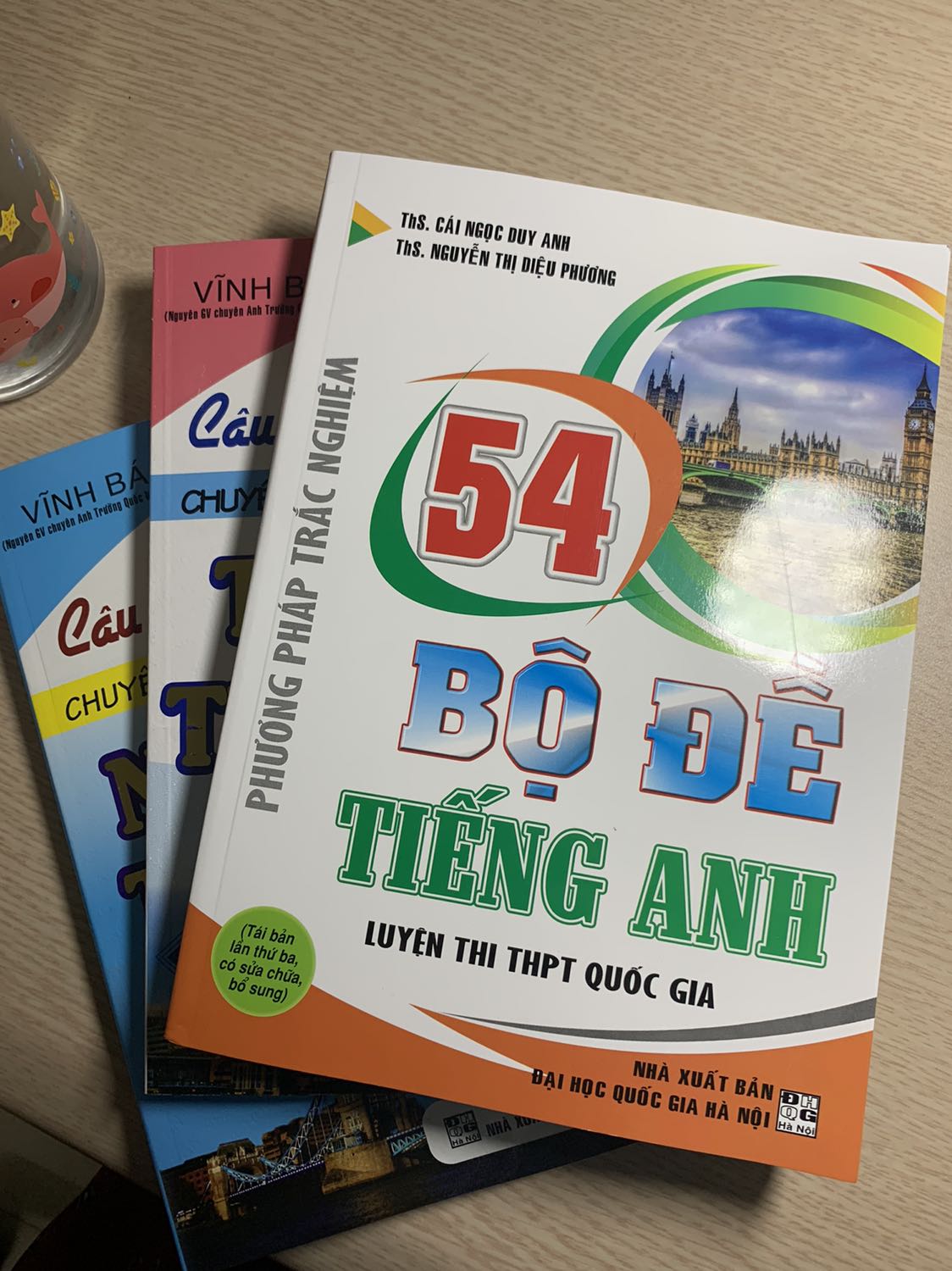 Sách đẹp, rẻ, ship hàng nhanh.