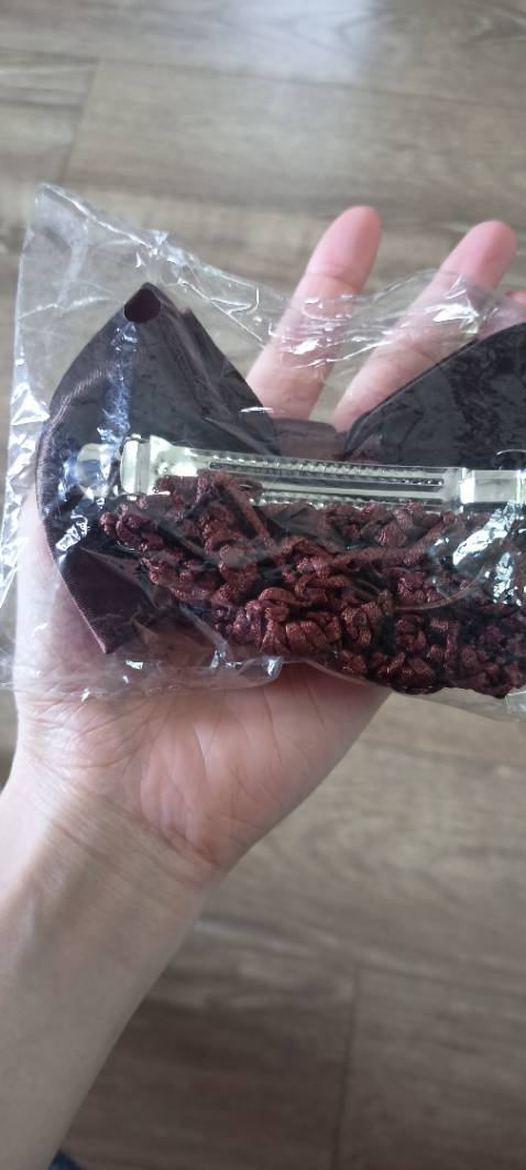 Sản phẩm ko giống mô tả . Mình chọn mua phần lưới màu đen, mà giao cho mình màu nâu. Mình cần gấp mà giao thế này sao mình dùng