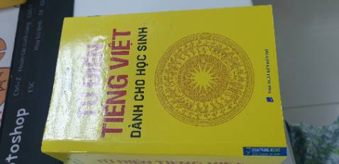 Nhận ko có màng bọc, bìa dơ , bên trong còn mới nên có thể chấp nhận