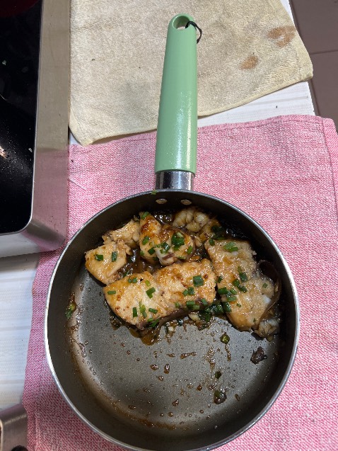 Xài tạm ổn, tiền nào của đó.